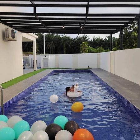 Desaru Homestay-Eva Villa Pool Homestay By Yolo Resort Bandar Penawar Eksteriør billede